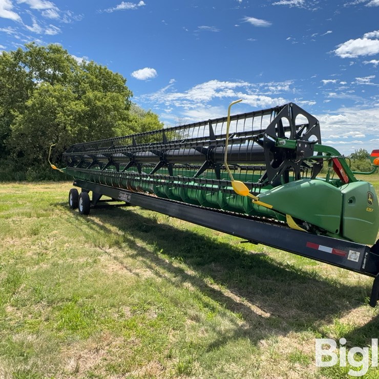 JOHN DEERE 635F