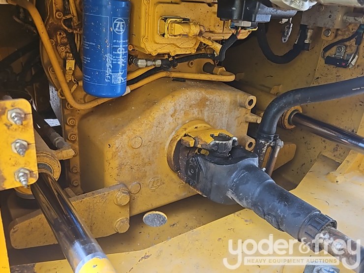 2023-deere-644p-image-42