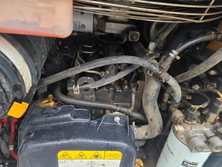 2021-bobcat-t64-image-38