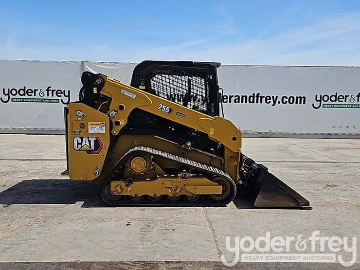 2025-caterpillar-255-image-6