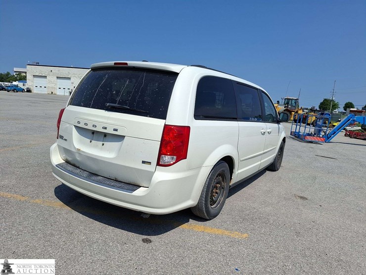 2011-dodge-grand-caravan-se-image-5