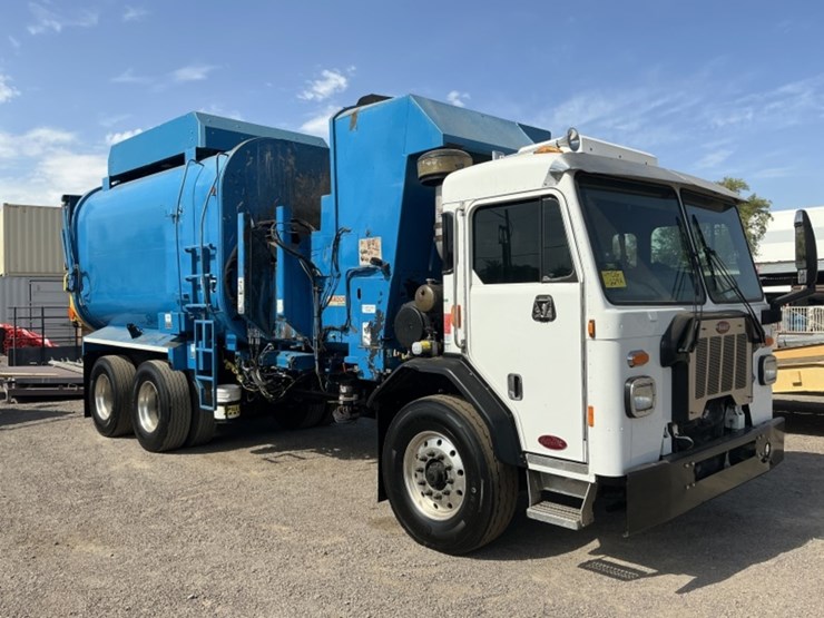 2018-peterbilt-520-image-1