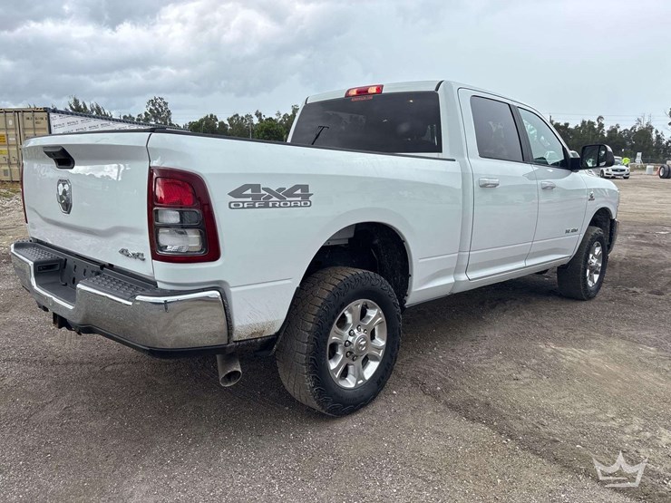 2021-dodge-2500-image-3