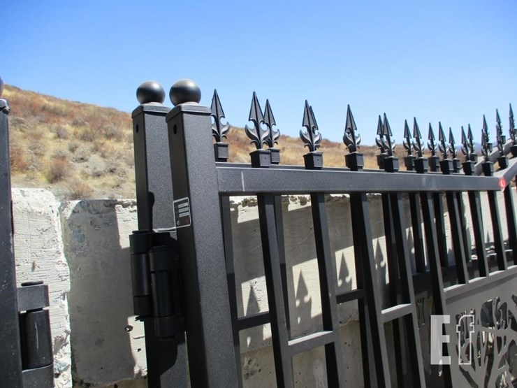 7'-x-20'-bi-parting-driveway-farm-gate-image-2
