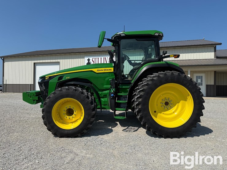 2025-john-deere-8r-370-image-8