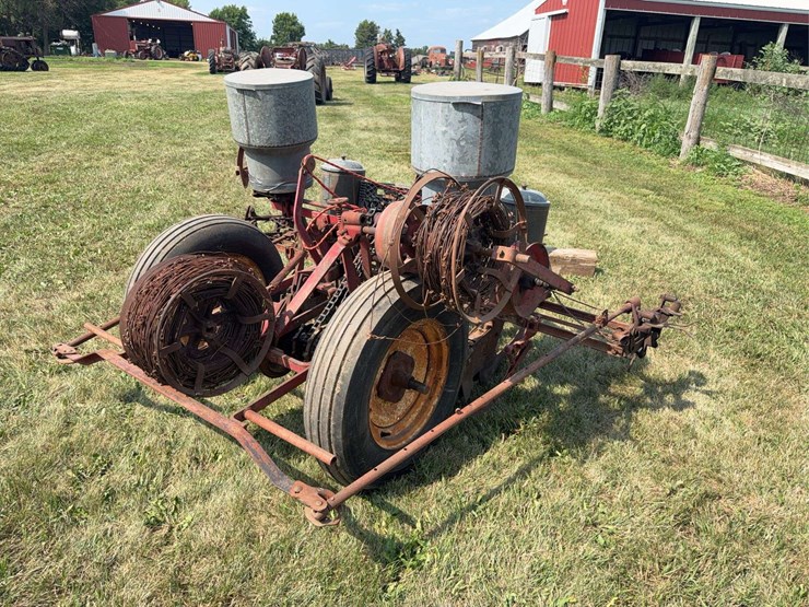 mccormick-deering-two-row-planter-image-3