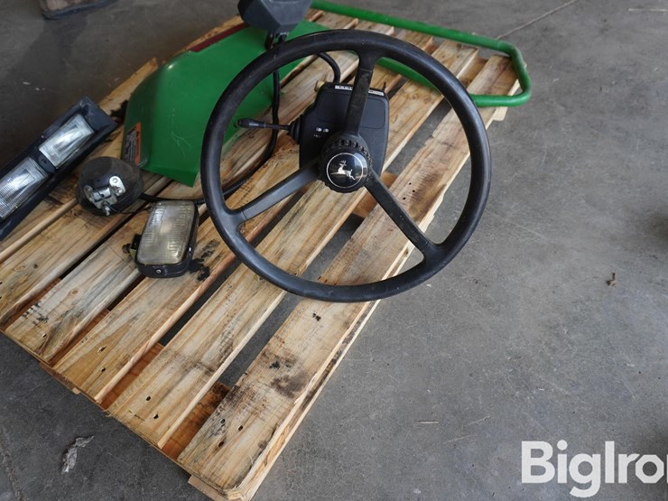 john-deere-8200-parts-&-steering-wheel-image-14