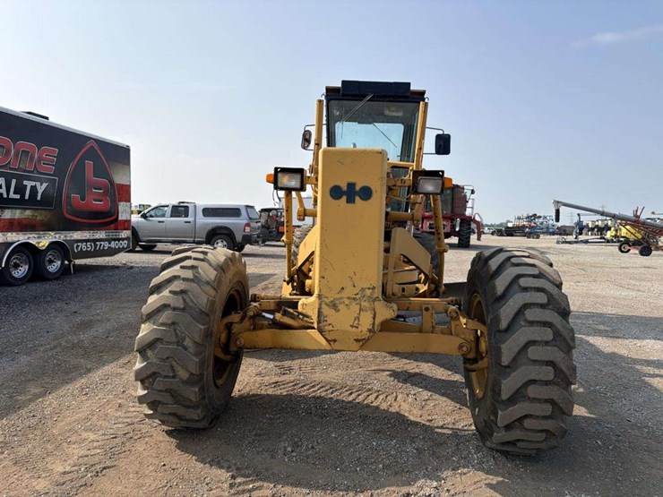 komatsu-grader-gd615a-image-8