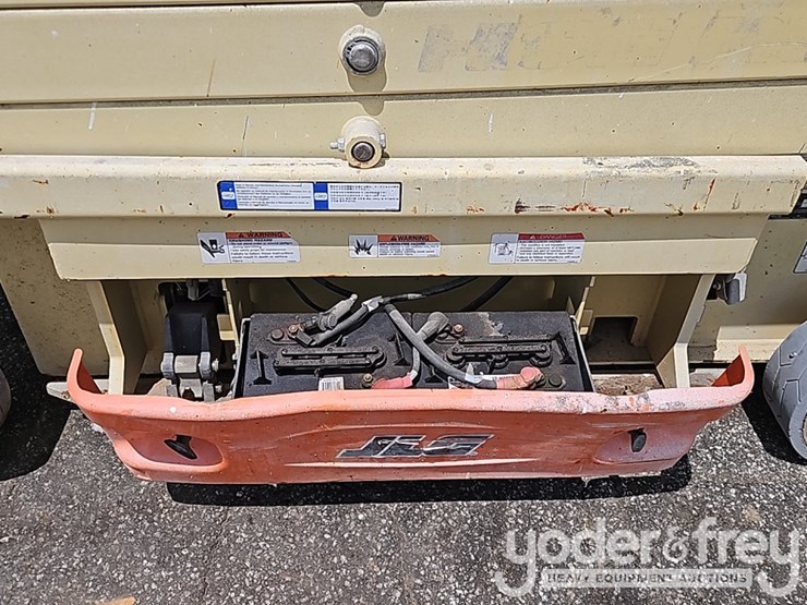 2015-jlg-2630es-image-15