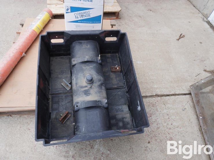 freightliner-poly-battery-box-image-13