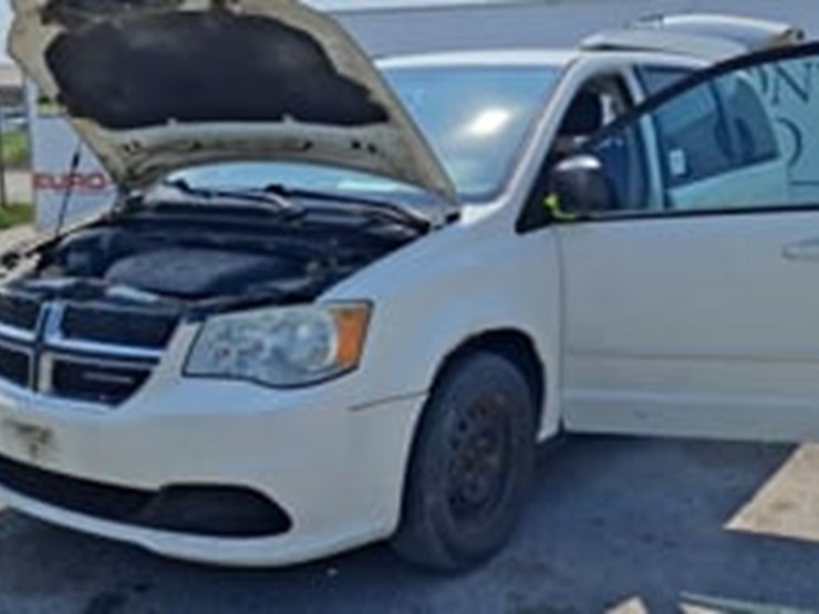 2011-dodge-grand-caravan-se-image-9