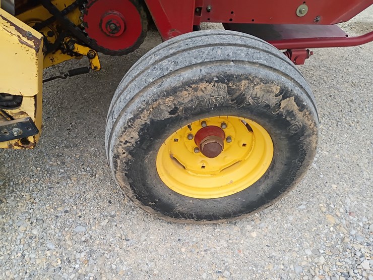 new-holland-br7070-image-40
