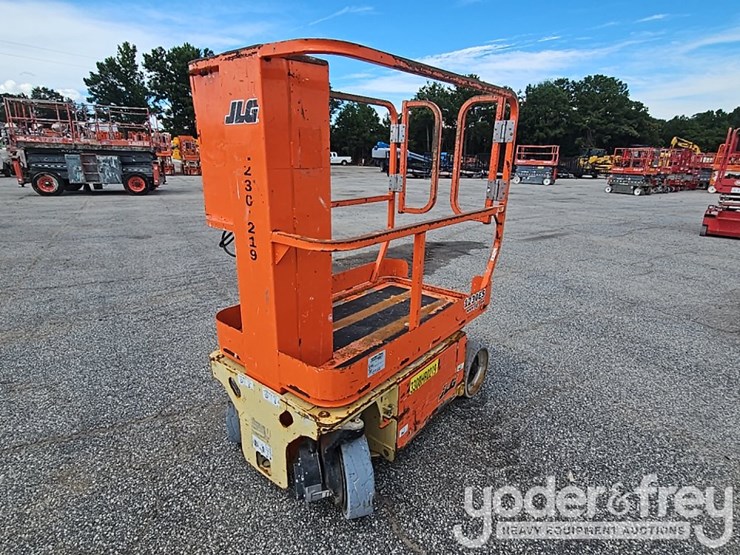 2017-jlg-1230es-image-1