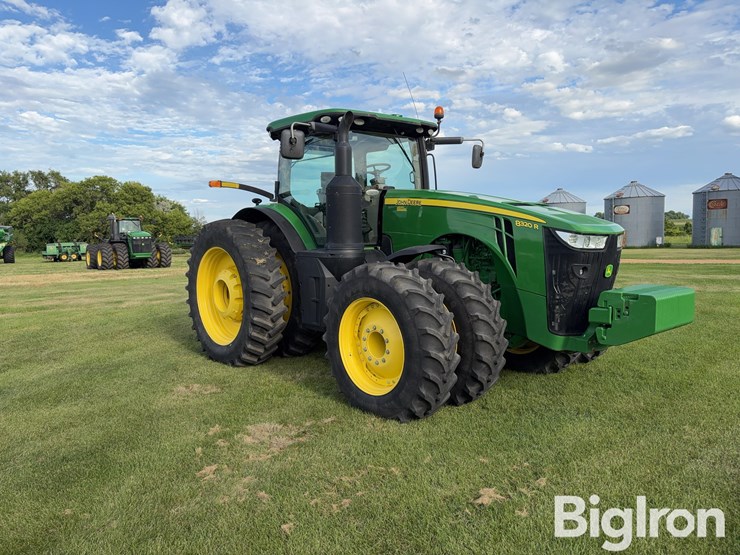 2016-john-deere-8320r-image-3