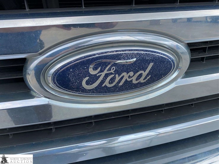 2010-ford-cargo-image-30