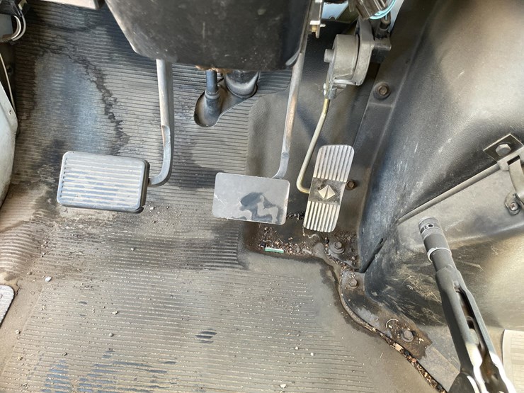 #2253-•-1998-isuzu-2-ton-cargo-truck-(has-nm-title)-(located-in-las-cruces)-image-30
