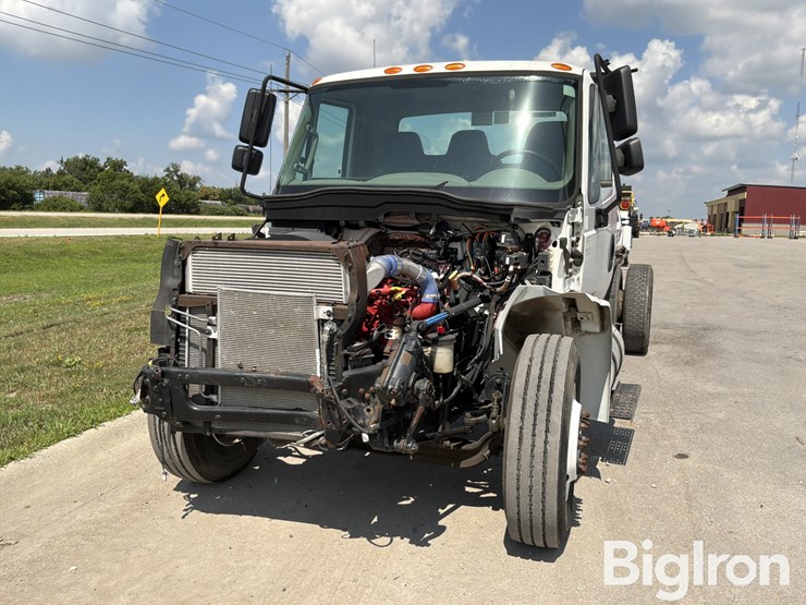 2019-international-durastar-4300-image-9