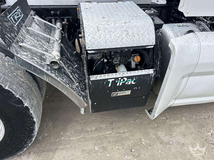 2019-peterbilt-579-image-21