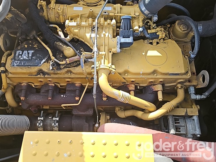 2019-caterpillar-323-image-33