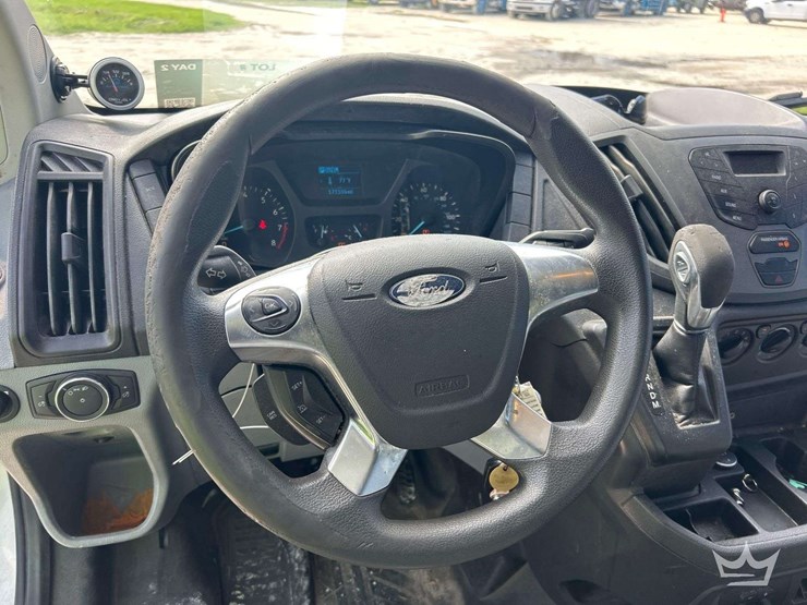 2017-ford-transit-image-11