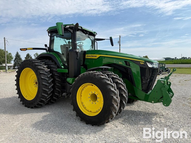 2025-john-deere-8r-310-image-3