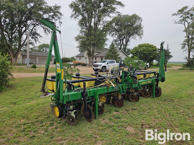 john-deere-7300-image-3