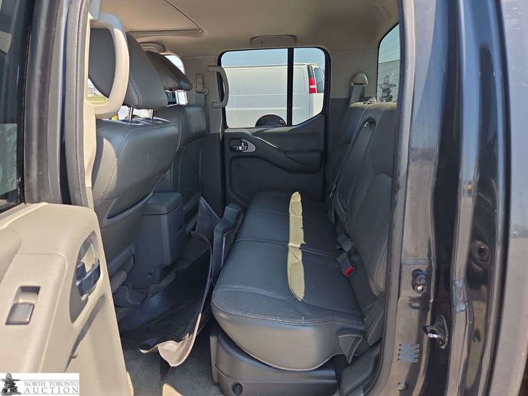 2012-nissan-frontier-image-14