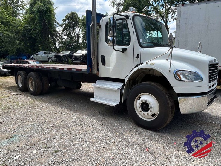 2015-freightliner-m2-t/a-flatbed-truck-image-9
