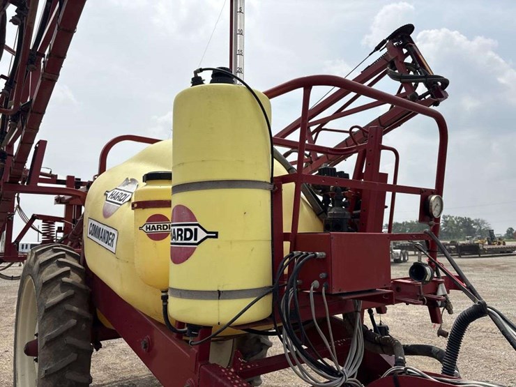 hard-commander-60-boom-sprayer-image-7