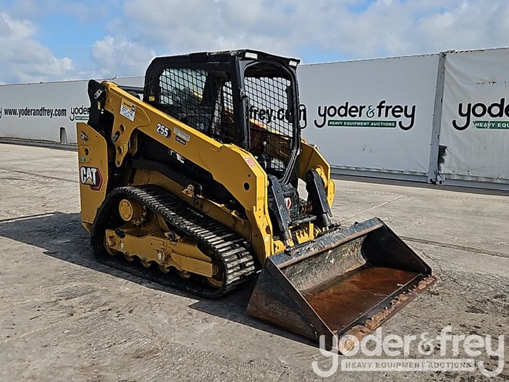 2025-caterpillar-255-image-6