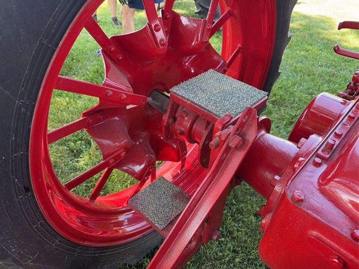 1937-farmall-f-12-image-32