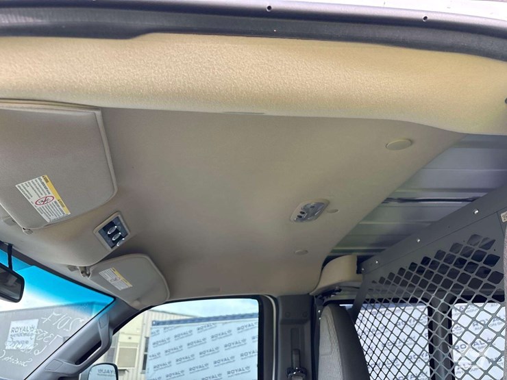 2017-chevrolet-express-2500-image-18