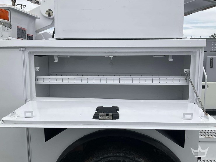 2015-ford-f550-image-35