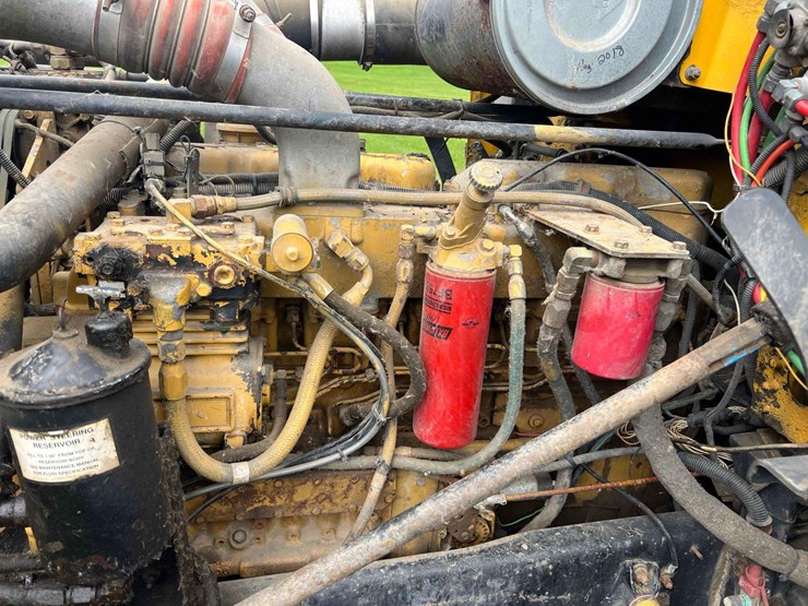1992-freightliner-fld120-image-4