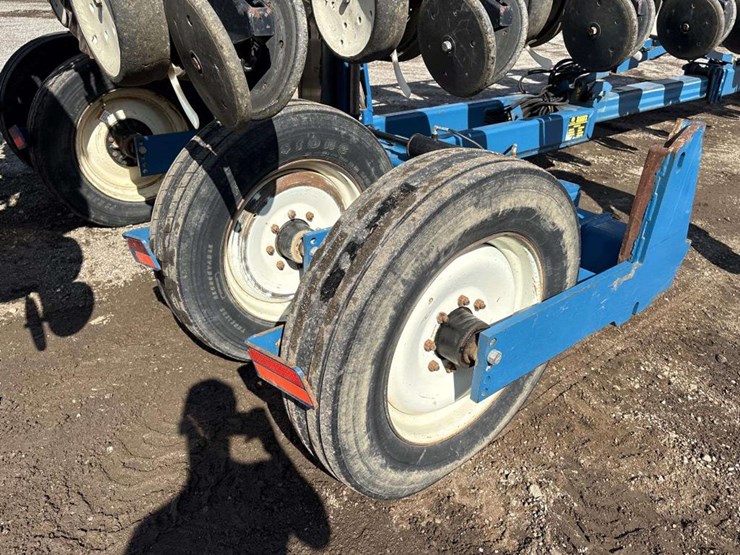 2007-kinze-3600-image-8