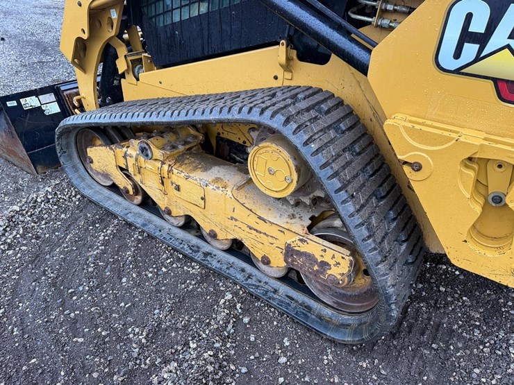 2023-caterpillar-259d3-image-17