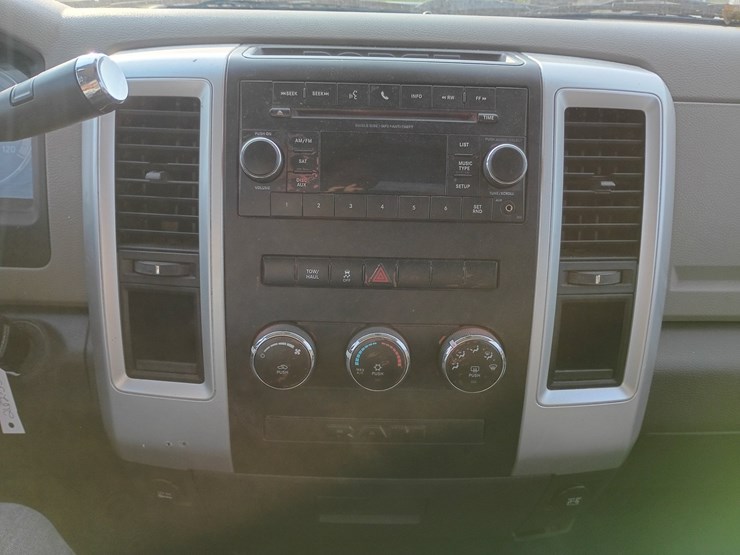2012-dodge-1500-image-39