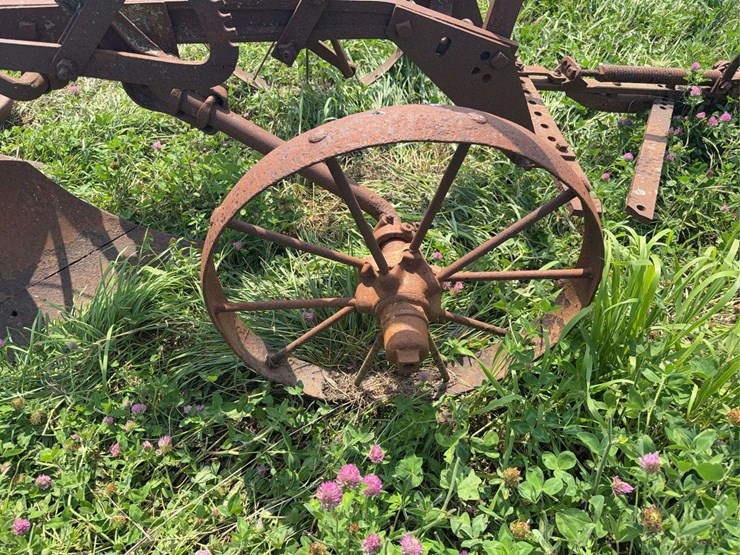 international-harvester-two-bottom-pull-type-moldboard-plow-image-19
