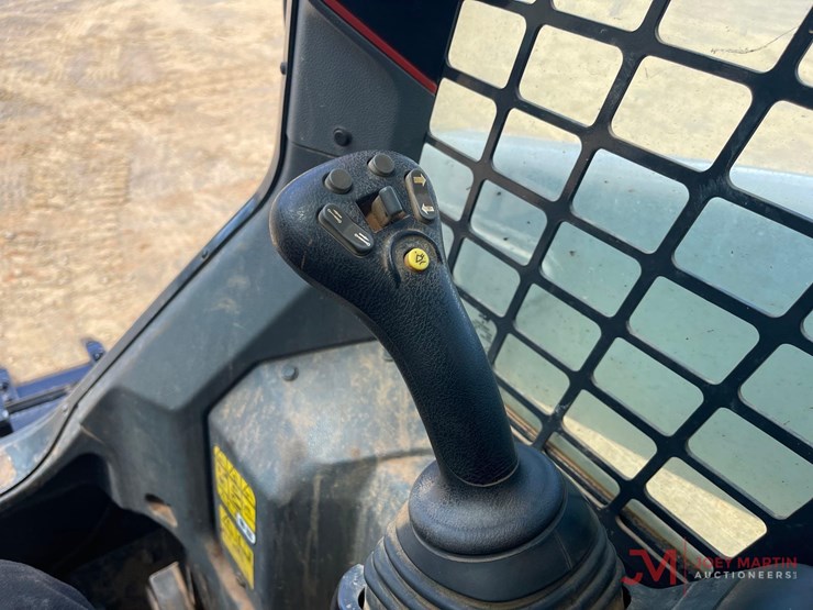 2023-bobcat-t76-image-21