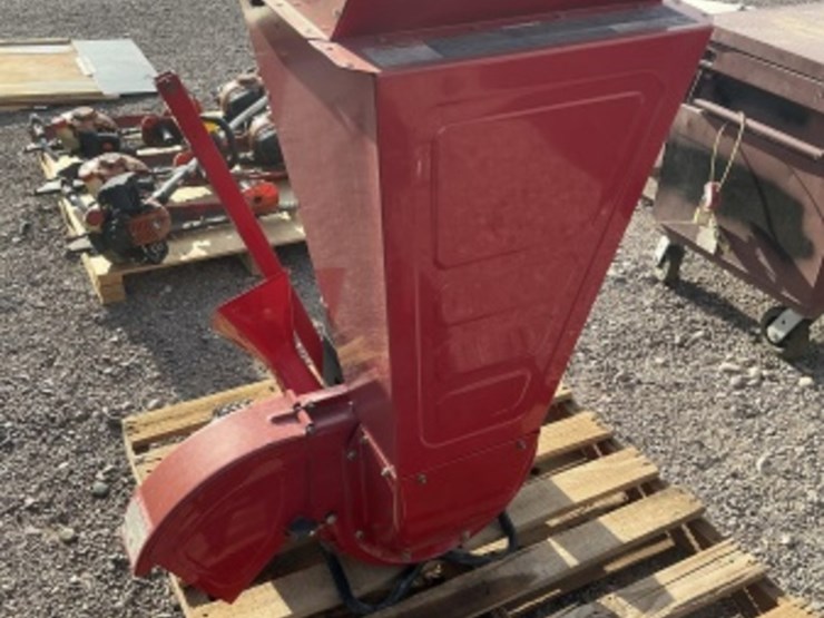 troy-bilt-gas-powered-chipper-/-shredder-image-2