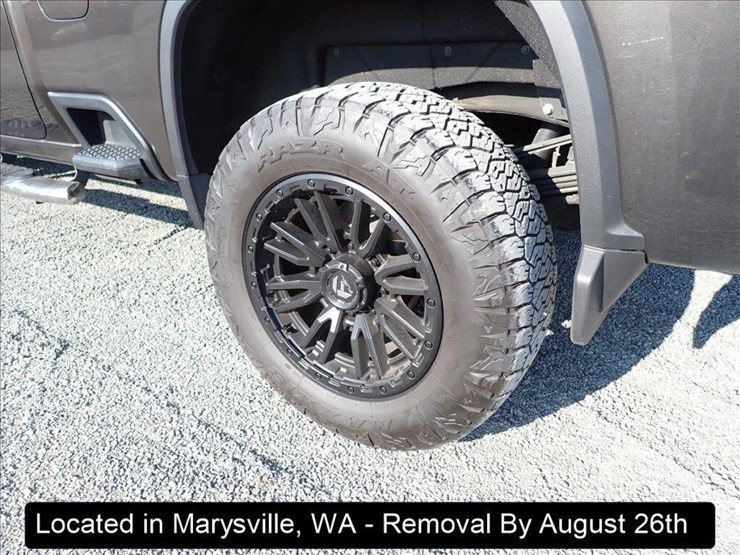 2020-chevrolet-3500-image-23