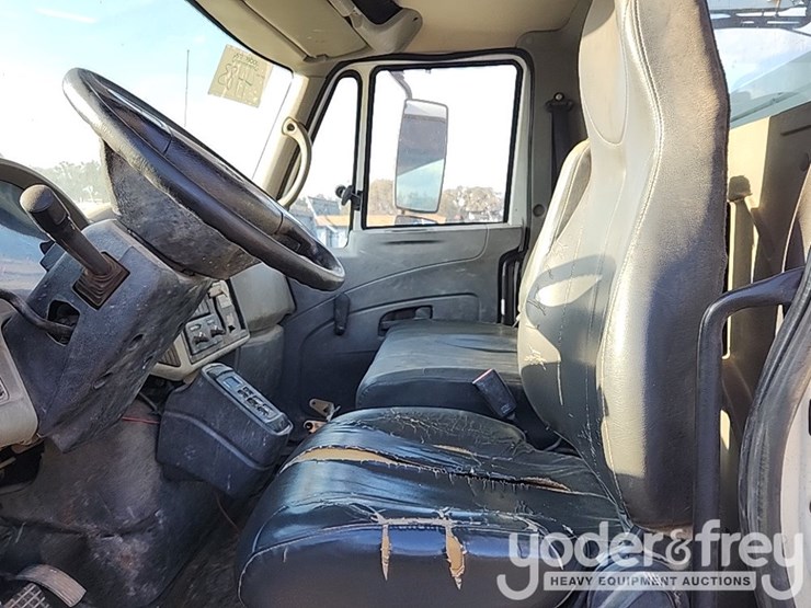 2008-international-durastar-4300-image-29