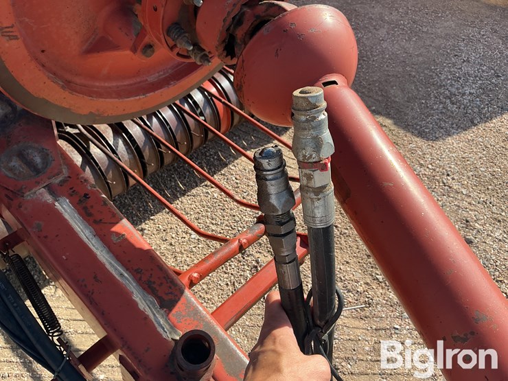 hesston-4650-image-14