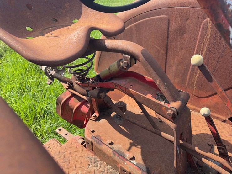 massey-ferguson-44-image-32