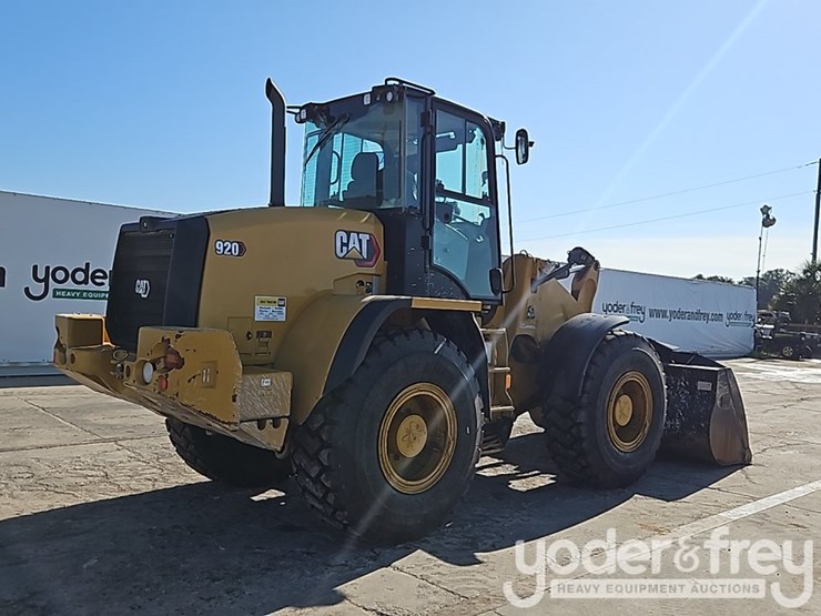 2023-caterpillar-920-image-5