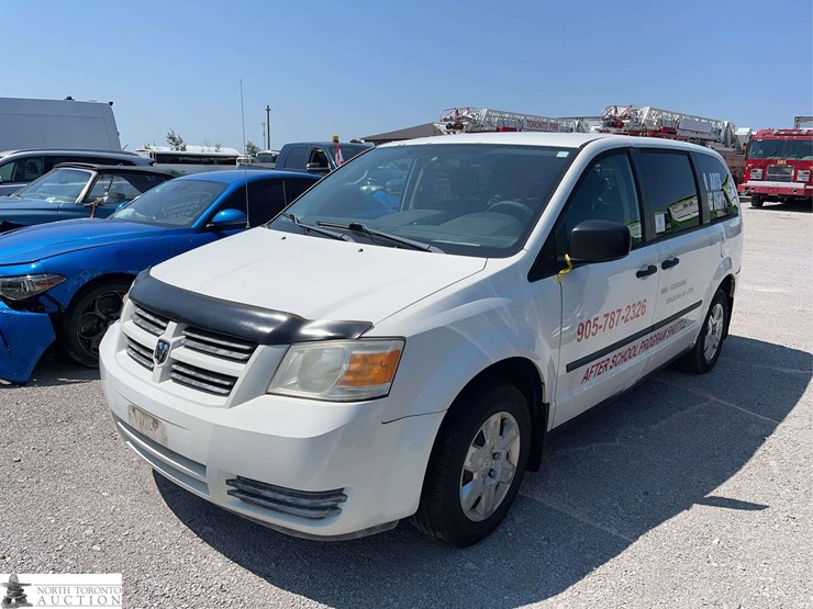 2008-dodge-grand-caravan-se-image-1
