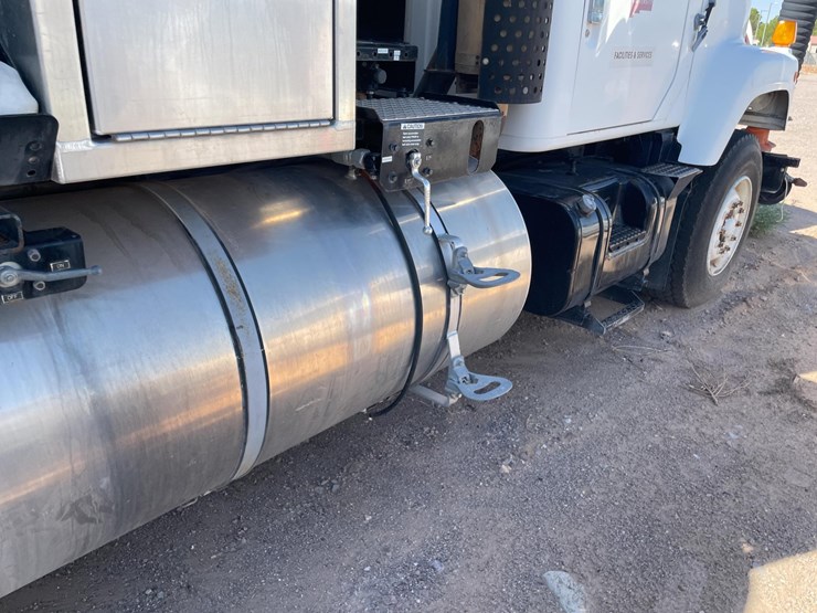 2005-vactor-2100-image-40