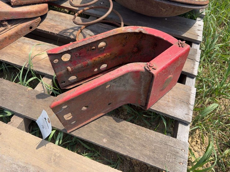 farmall-seat-image-5