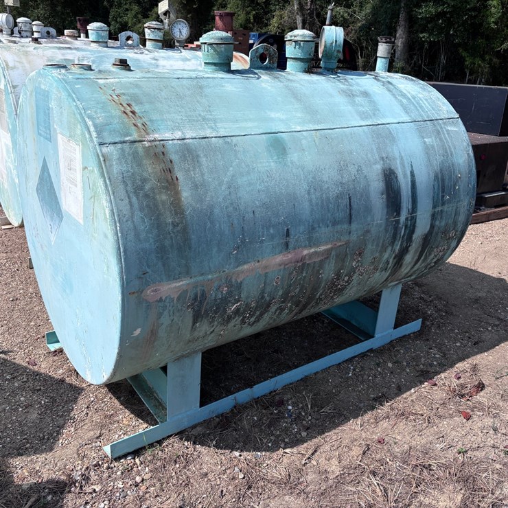 #1605 • 500 GALLON TANK DOUBLE WALL