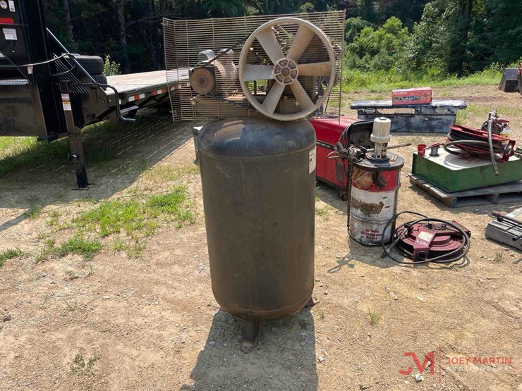 medallion-60-gallon-electric-air-compressor-image-3